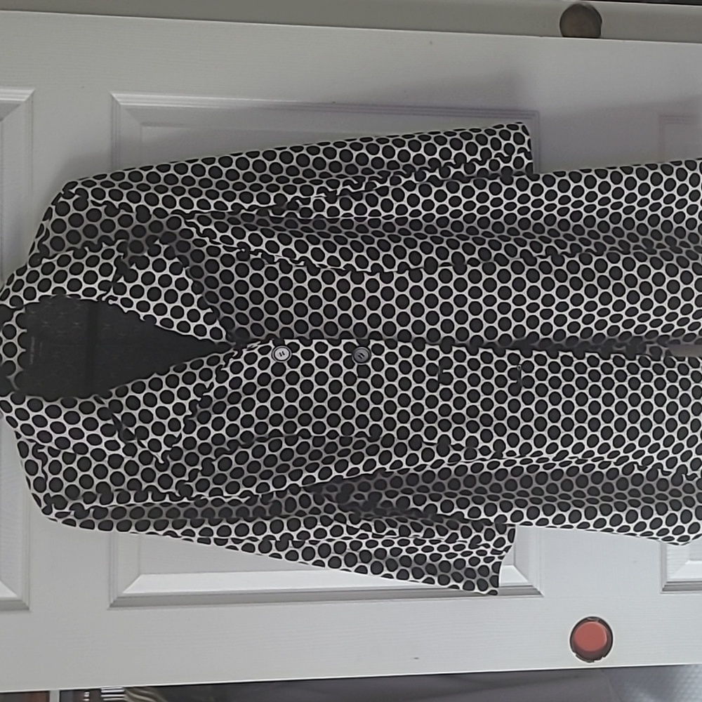 It's a lightweight all year coat.Perfect with jeans or over a little black dress